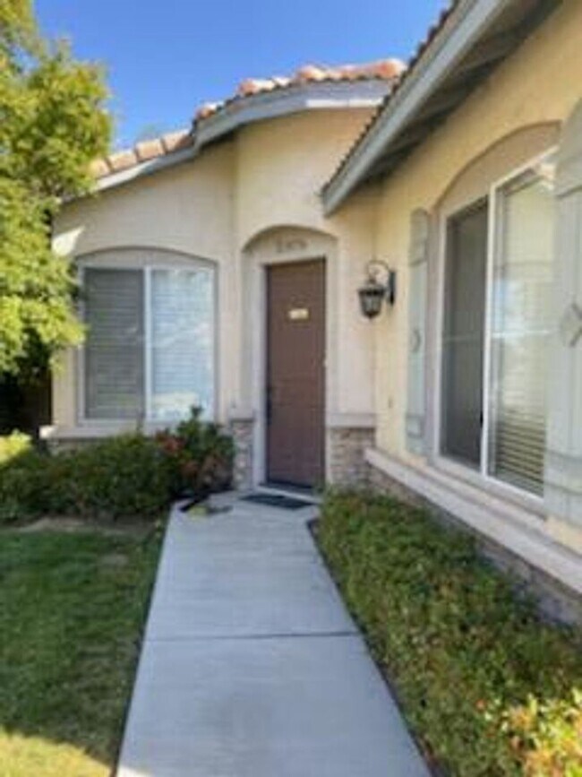 Building Photo - Beautiful Single Level Home in Paseo del Sol with 3 Bedrooms and Office/Den