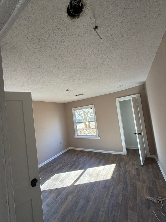 Building Photo - 267 Woody Dr