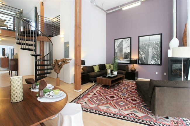 2x2 LOFT - Escalera de caracol - The R2 by CLG