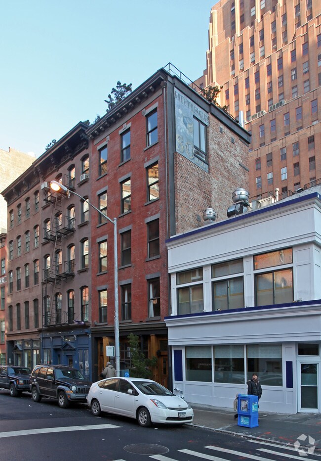 Primary Photo - 155 Duane St