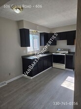 Building Photo - 606 Gibbs Rd
