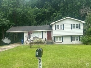 Building Photo - 2647 Hatfield Cir SE