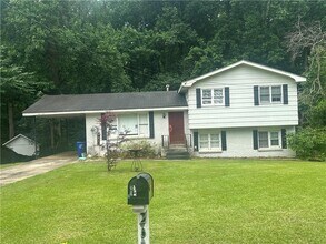 Building Photo - 2647 Hatfield Cir SE