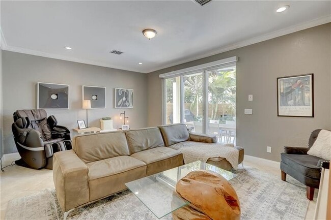 Foto del edificio - 1109 NE 16th Ave