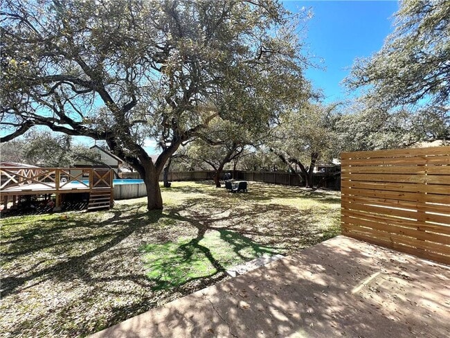 Building Photo - 807 Prize Oaks Dr