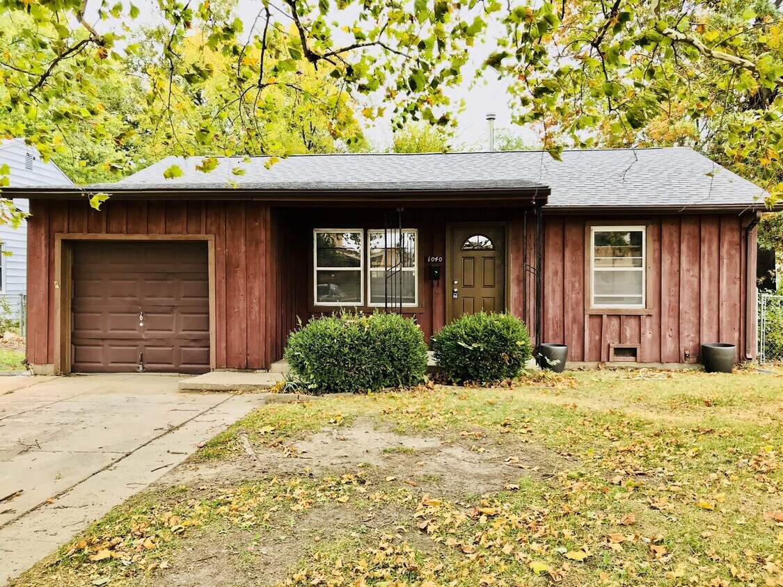 1040 S Edgemoor St, Wichita, KS 67218 House Rental in Wichita, KS