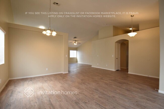 Foto del edificio - 3717 St Charles Ct