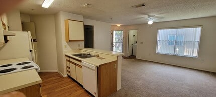 Building Photo - 621 Dory Ln
