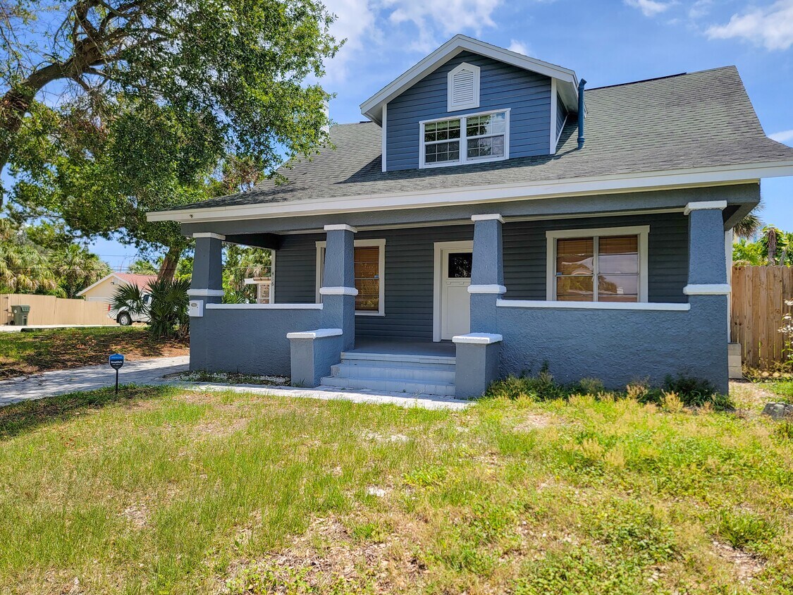 Foto principal - 416 N Peninsula Dr
