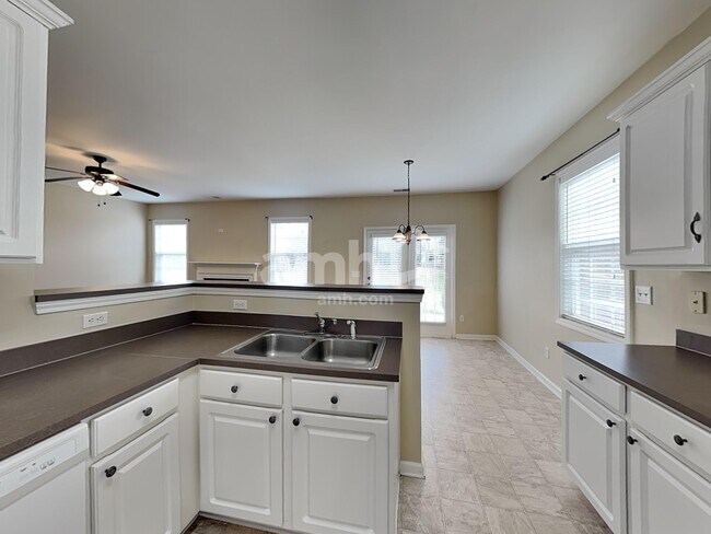 Foto del edificio - 109 Morrocroft Ln