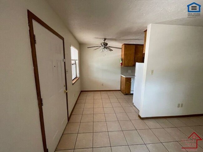 Foto del edificio - 1912 SW D Ave