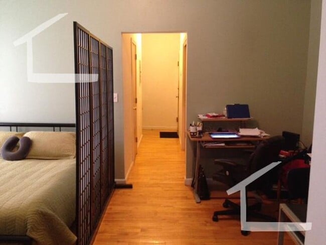 Building Photo - Nice studio in prime locationa