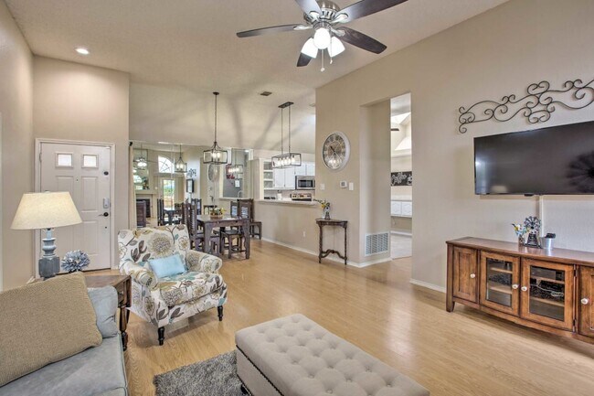 Foto del edificio - 6325 Wildhaven Dr