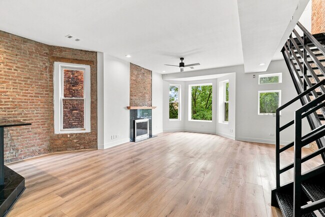 Building Photo - 3619 S Giles Ave