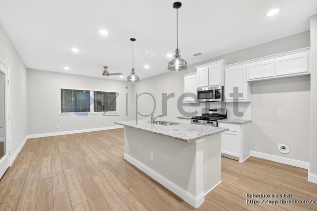 Foto del edificio - 212 Griffith Dr