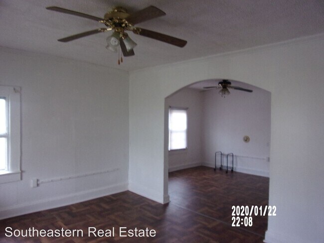 Building Photo - 3 br, 1 bath House - 310 N Wright St