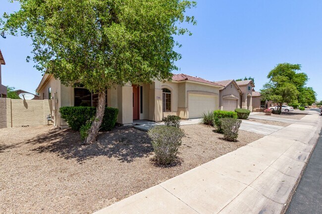 Building Photo - Single Story Large open floor plan home