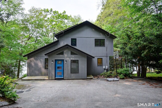 Foto del edificio - 96 Indian Spring Rd
