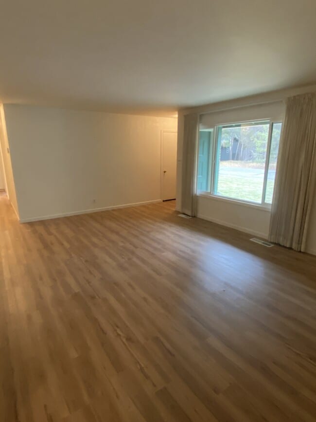 Foto del edificio - 1431 Rancho Way