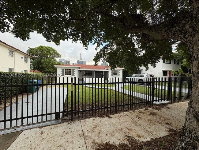 Foto del edificio - 931 SW 6th St