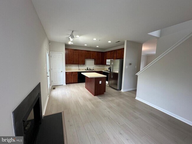 Foto del edificio - 7076 Water Oak Rd