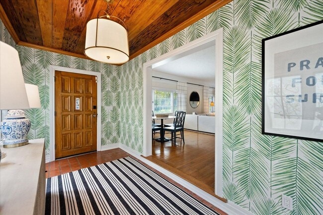 Foto del edificio - 221 Greymon Dr