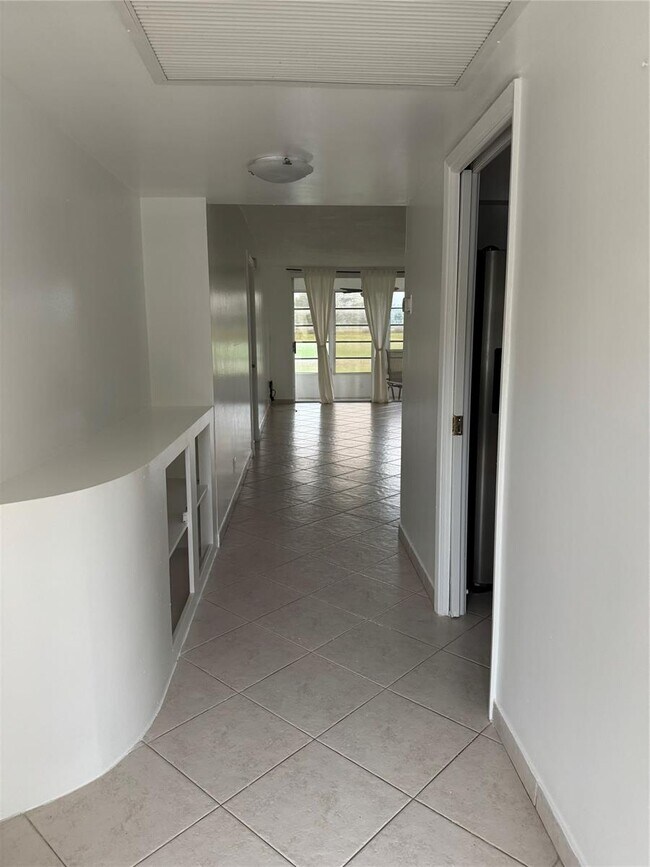 Building Photo - 2651 S Course Dr