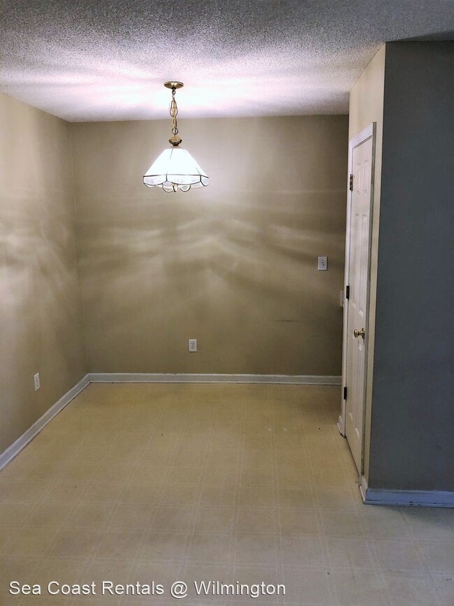 Building Photo - 3 br, 2 bath House - 1021 Maplechase Drive