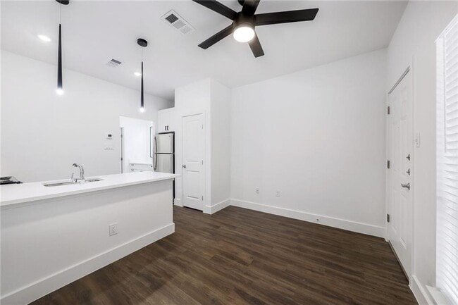 Foto del edificio - 908 Poplar St