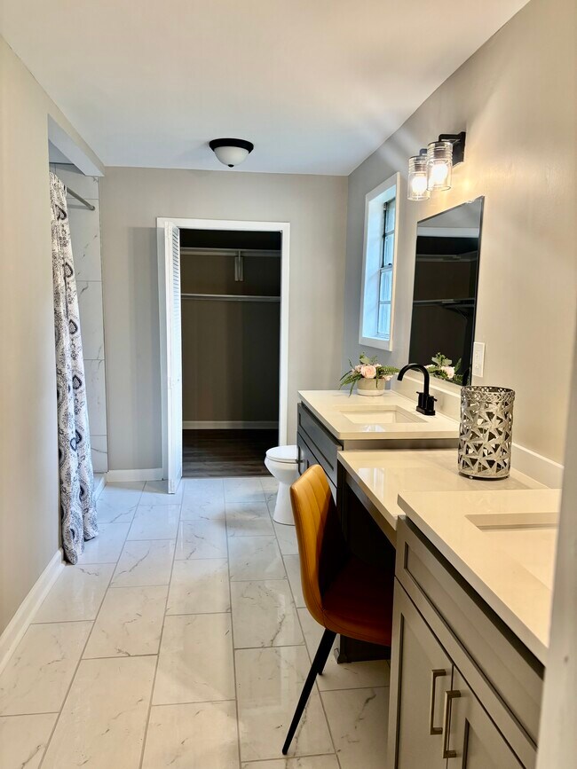 Foto del edificio - 493 Woods Dr NW