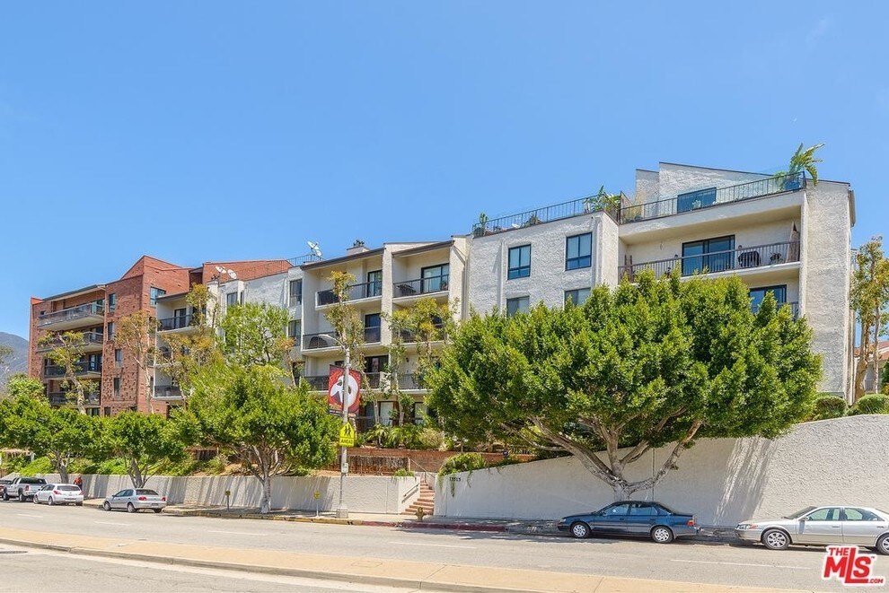 Foto principal - 15515 Sunset Blvd