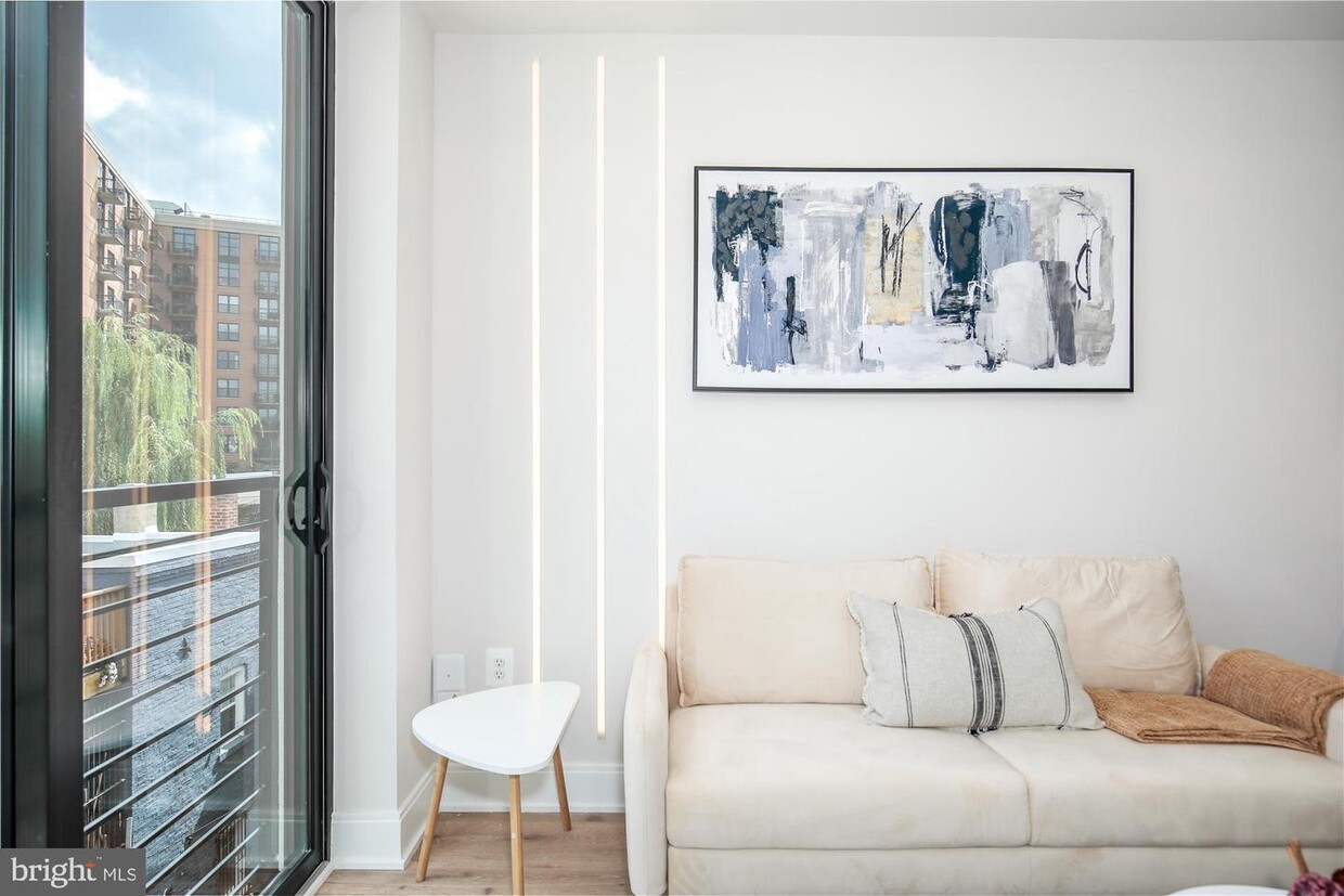 Foto principal - 1133 5th St NW