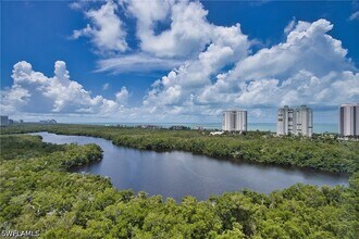 Building Photo - 8990 Bay Colony Dr
