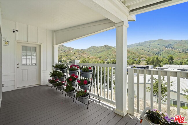 Foto del edificio - 30473 Mulholland Hwy