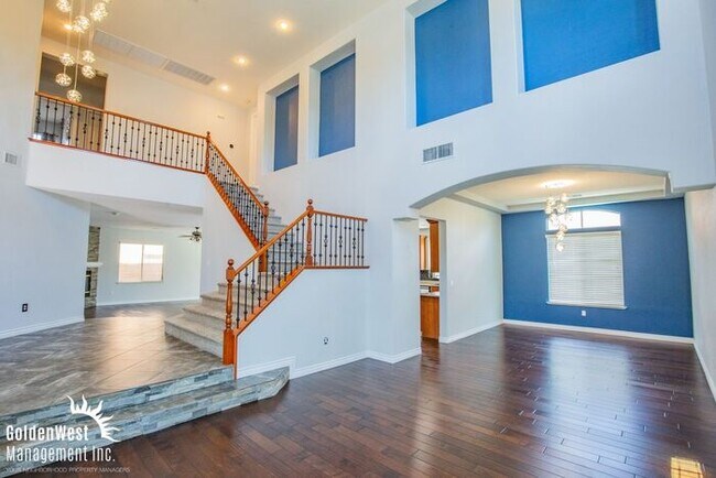 Building Photo - Stylish 5Bdm 4.5Ba Home in Las Vegas.