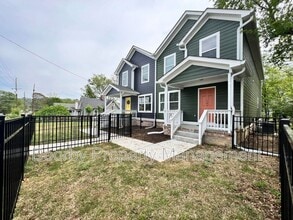 Building Photo - 2106 Duncan Ave