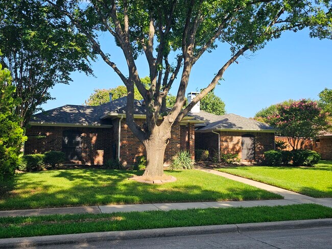 Building Photo - 224 Simmons Dr