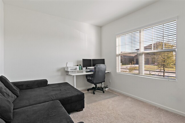 Building Photo - 21568 Rolling Streams Dr