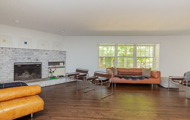 Foto del edificio - 29 Springwood Ln