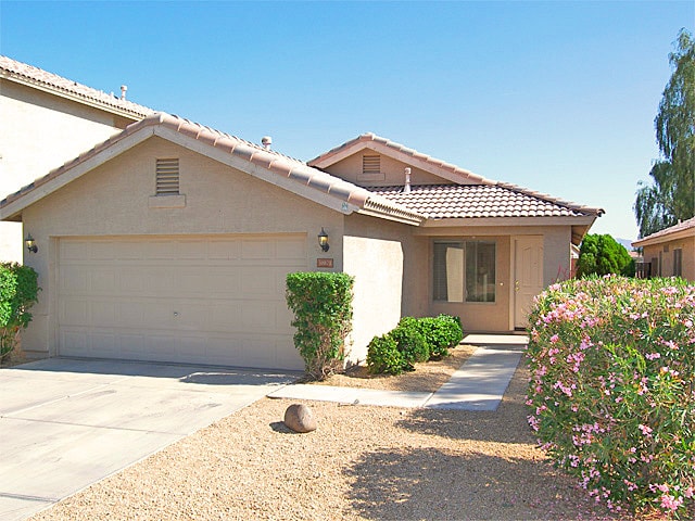 Building Photo - 10871 W Alvarado Rd