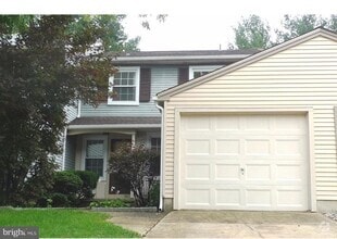 Building Photo - 62 Farnwood Rd