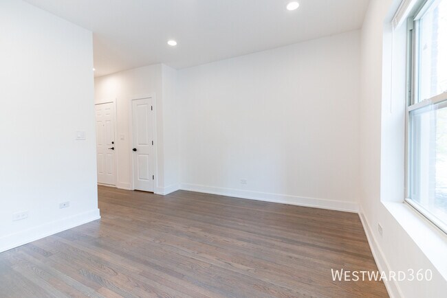 Foto del edificio - 6211 N Glenwood-1