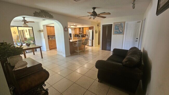 Foto del edificio - 57 SW 15th Ct