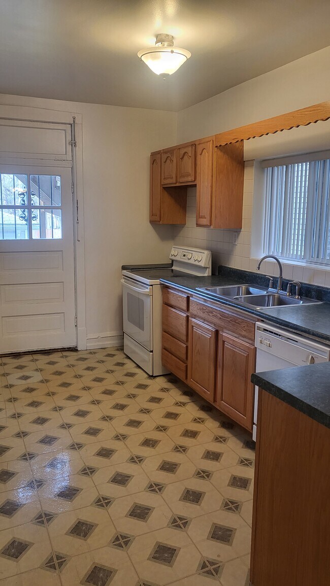 9236 Harding Ave Unit 1st floor, Evanston, IL 60203 Apartments in