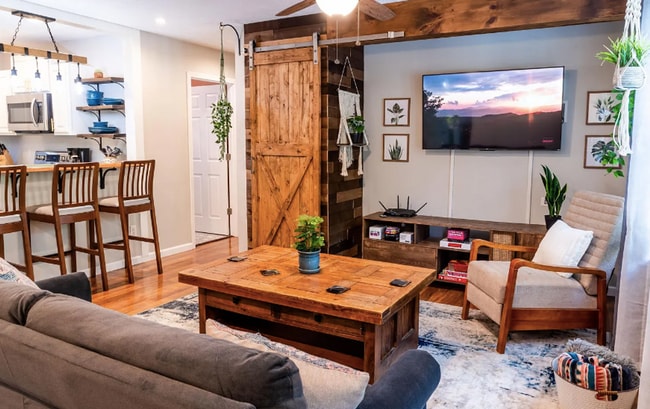 Building Photo - Adorable home available within 2 weeks of signing