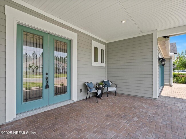 Building Photo - 746 Glenneyre Cir