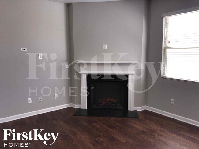 Foto del edificio - 5519 Luther Ct