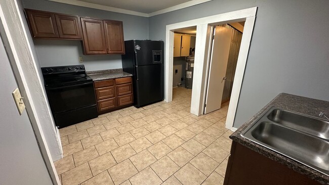 Foto del edificio - Affordable 2-Bedroom Apartment with Comfor...