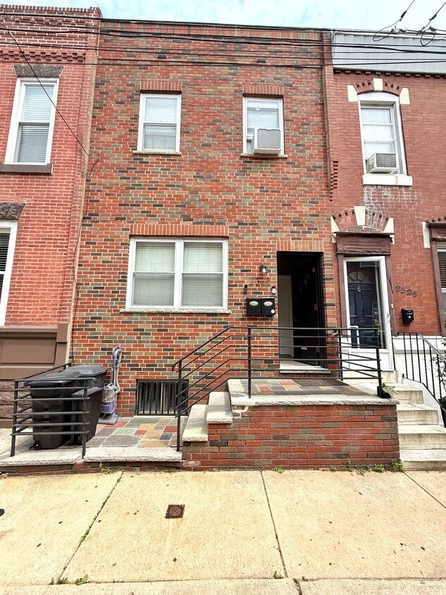 Primary Photo - 2323 S Carlisle St