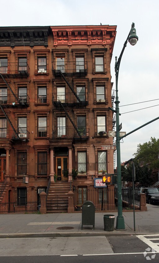 Building Photo - 239 Lenox Ave